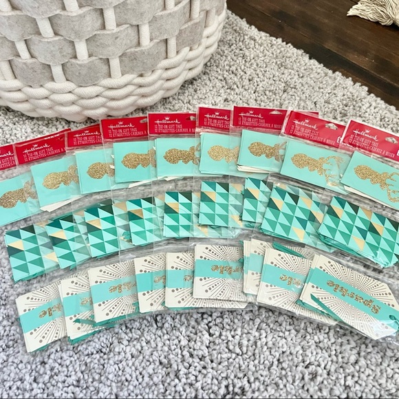 9 pkgs - Hallmark Gift Tags (108 tags) NWT - Picture 2 of 10